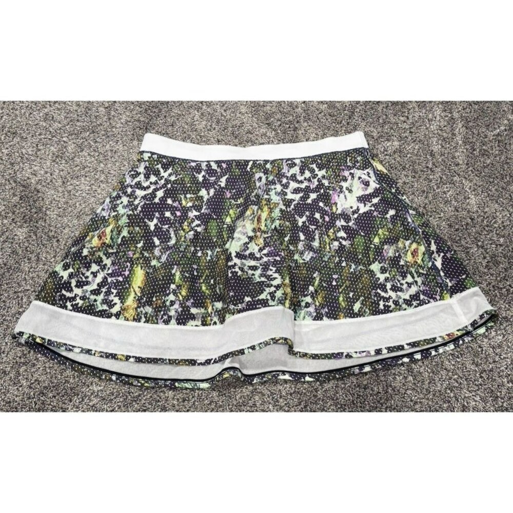 Lululemon Glide Away Skirt Floral Sport Size 8 EUC